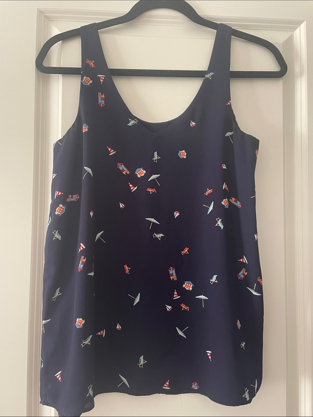Reitmans Navy Sleeveless Tank with Beach Print